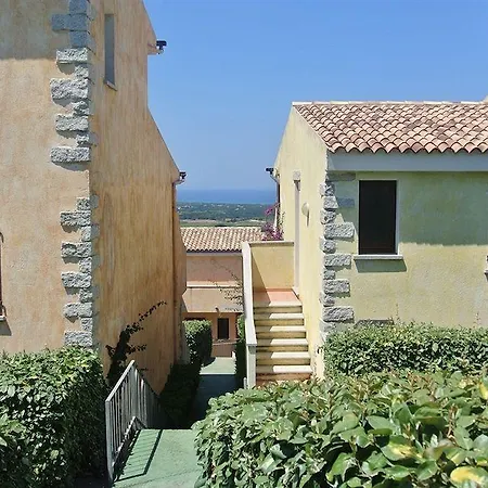 Отель Costa Del Turchese Бадеси
